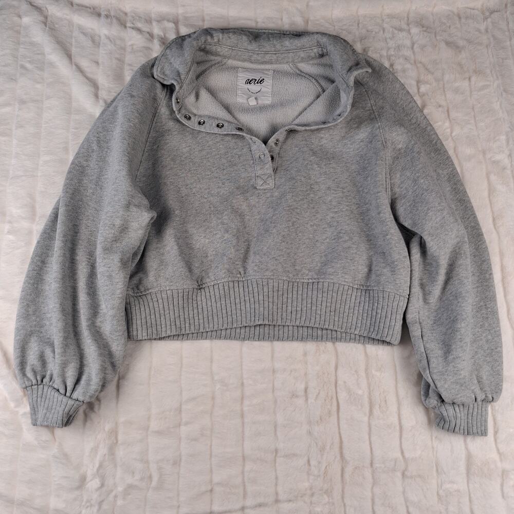 Aerie Cropped Sweatshirt XS Gray Snap Button Collar Pullover Top Women